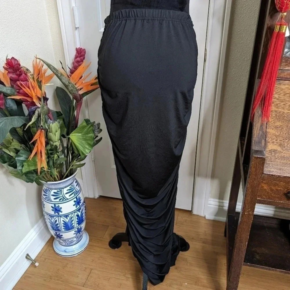 Moving Sale! 💘 PLT Shape Black Slinky Ruched Maxi Bodycon Skirt - Picture 7 of 8